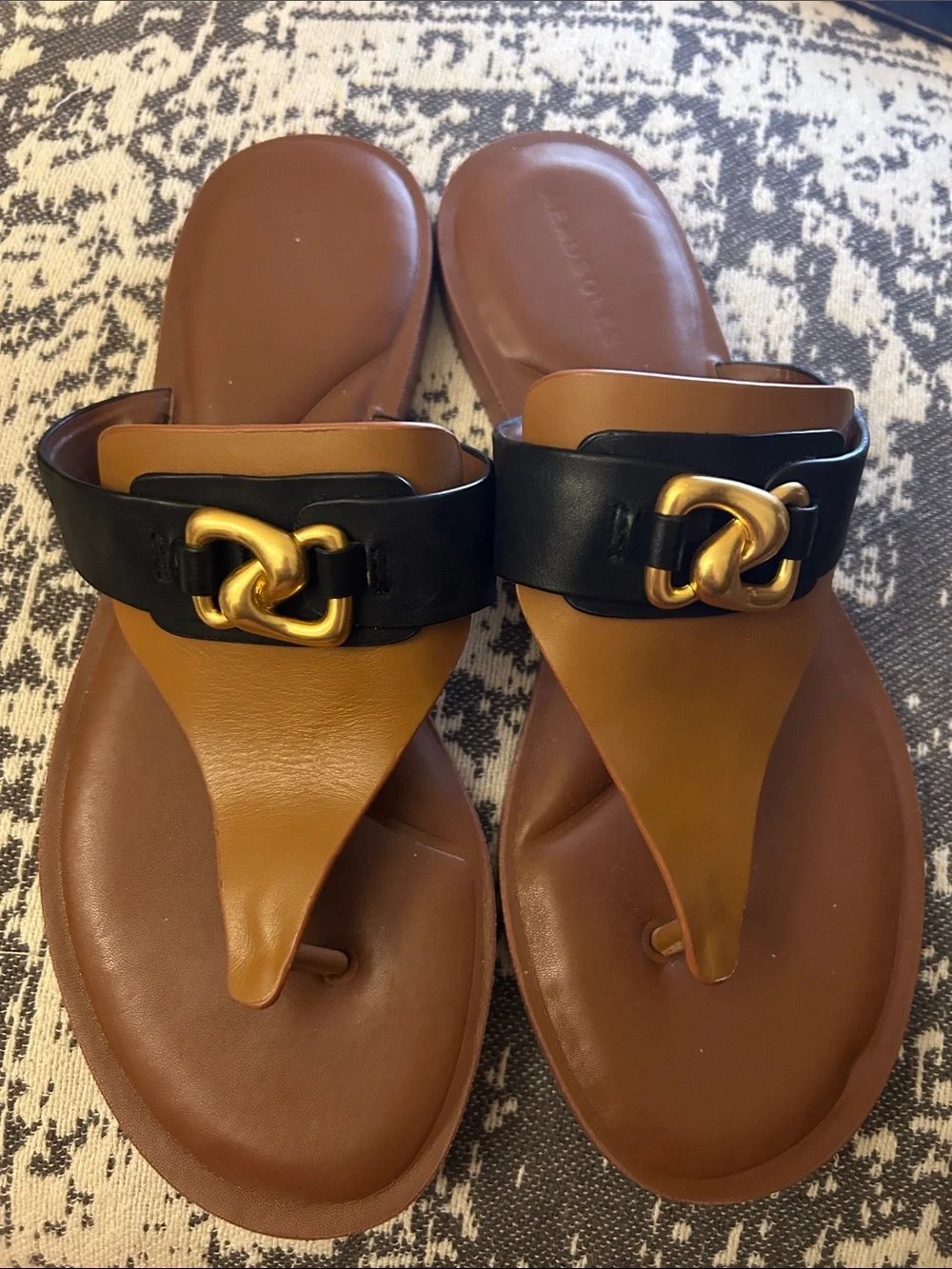 AEROSOLES Two-Tone brown& Black Leather Slide Sandals with Gold Chain size 10.